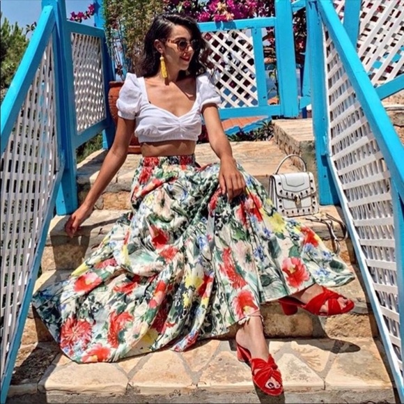 🧺 Zara INFLUENCER FAVORITE Floral print ruffled skirt - Picture 2 of 4